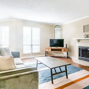 Apartment Viagem - - Cozy 1br W/gym+pool+parking, Charlotte