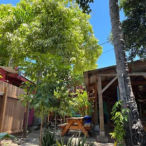 Banana Maui Hostel Wailuku
